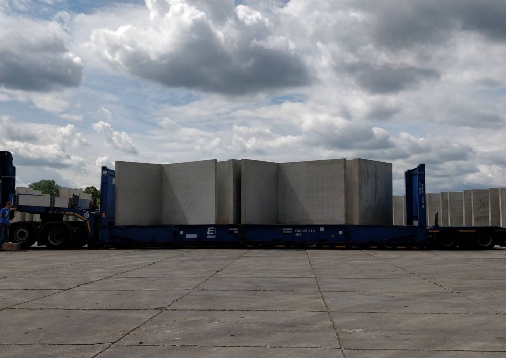 Fyrsta forsteypta flatgryfjan