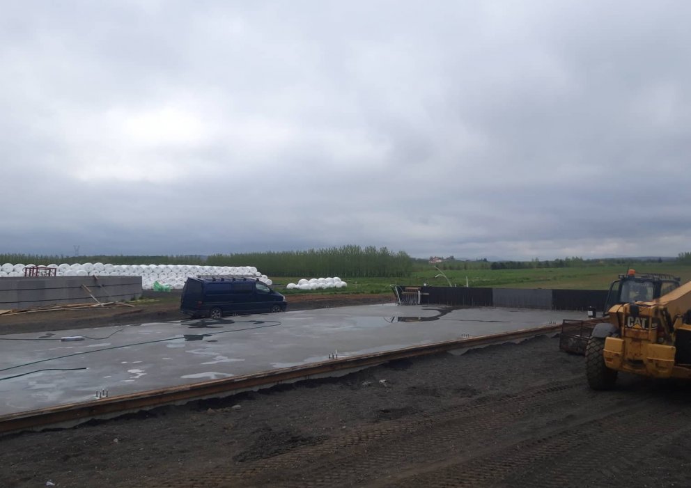 Platan steypt í Reykjahlíð