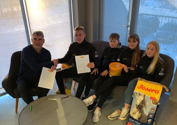 Josera á Íslandi - Undirskrift samstarfssamnings