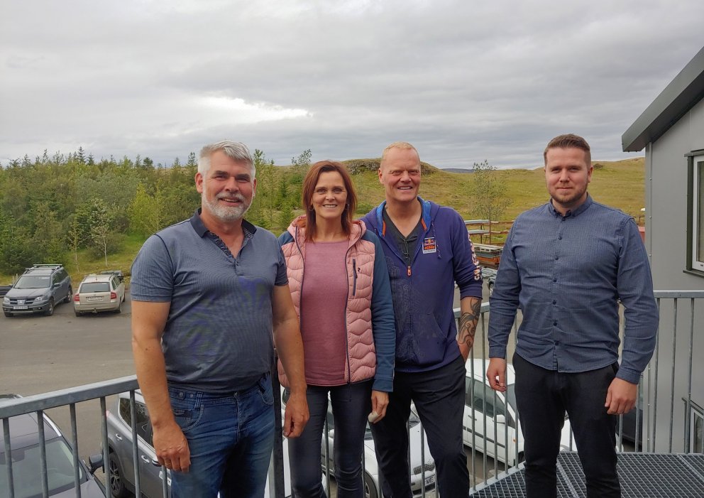 CampEasy ehf. skrifar undir samning