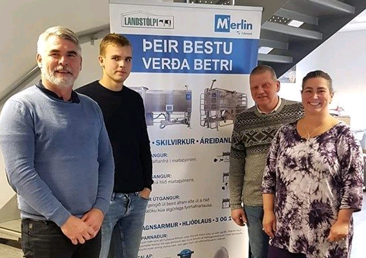 Til hamingju með Merlin :)