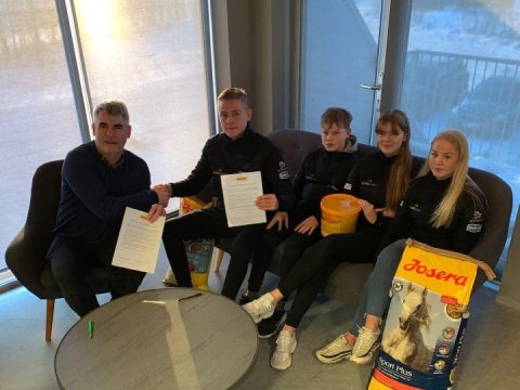 Josera á Íslandi - Undirskrift samstarfssamnings